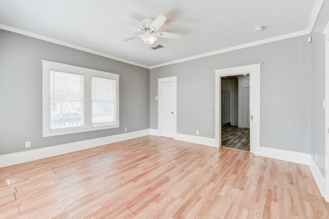 Building Photo - 3 Bed 2 Bath Fenced Home!