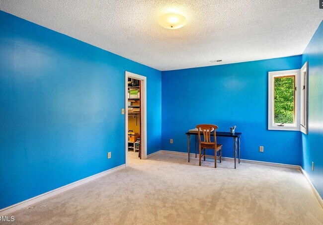 Building Photo - Beautiful & Spacious 3 Bedroom 3 Baths