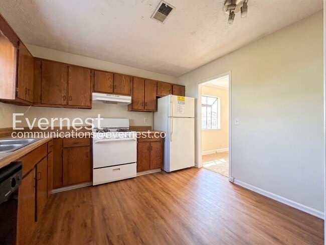 Building Photo - 1174 Ridgecrest Ln SE