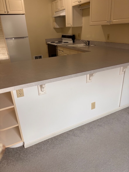 Building Photo - 285 Waldorf Pl