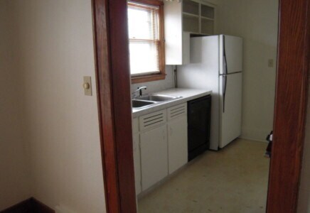 Building Photo - 117 S Homer St