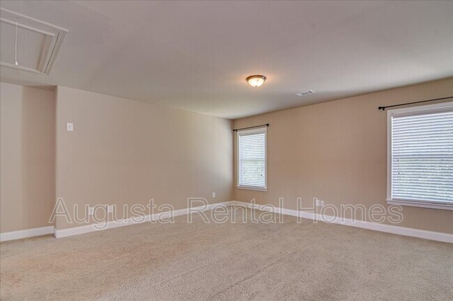 Building Photo - 3814 Berkshire Way