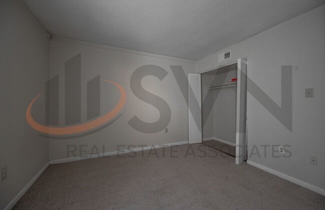 Building Photo - 500 Umstead Dr