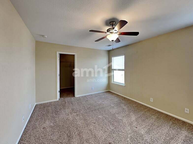Building Photo - 5568 Joplin St