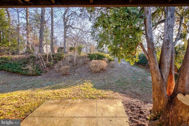 Building Photo - 13701 Arctic Ave