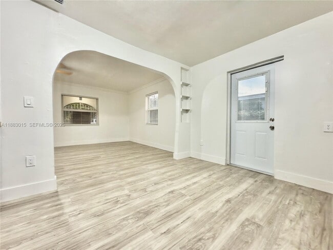 Building Photo - 729 NW 114th St