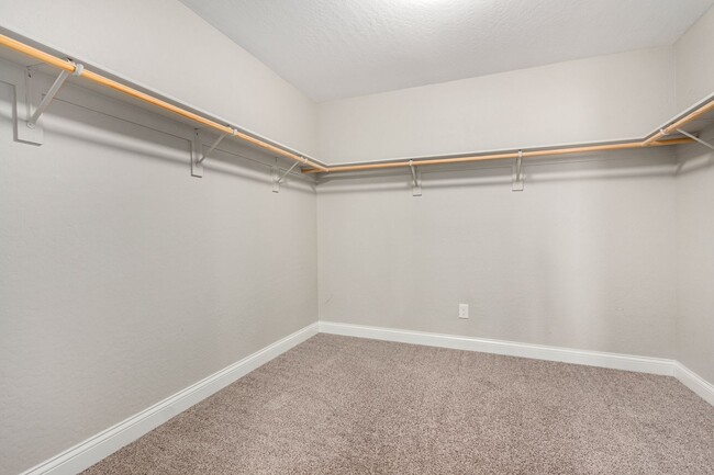 Building Photo - Southern Highlands Home with Loft & Patio!