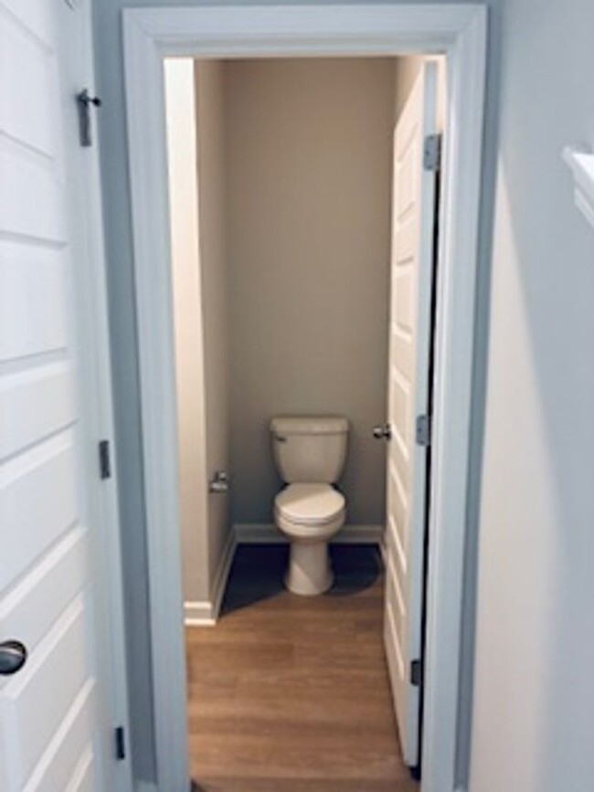 Building Photo - New 3 Bed/ 2.5 Bath Townhome Off Central A...