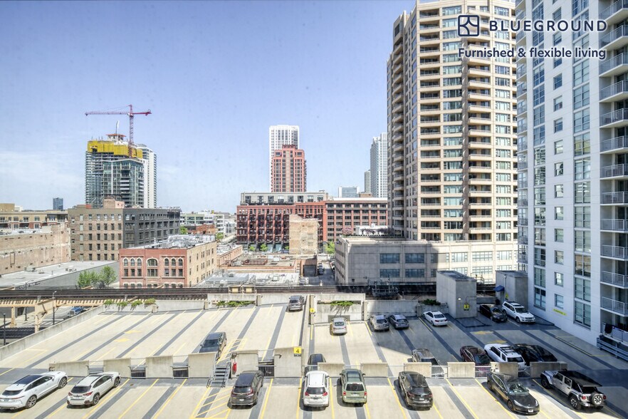 Building Photo - 165 North Des Plaines Street-SI FL8-ID644