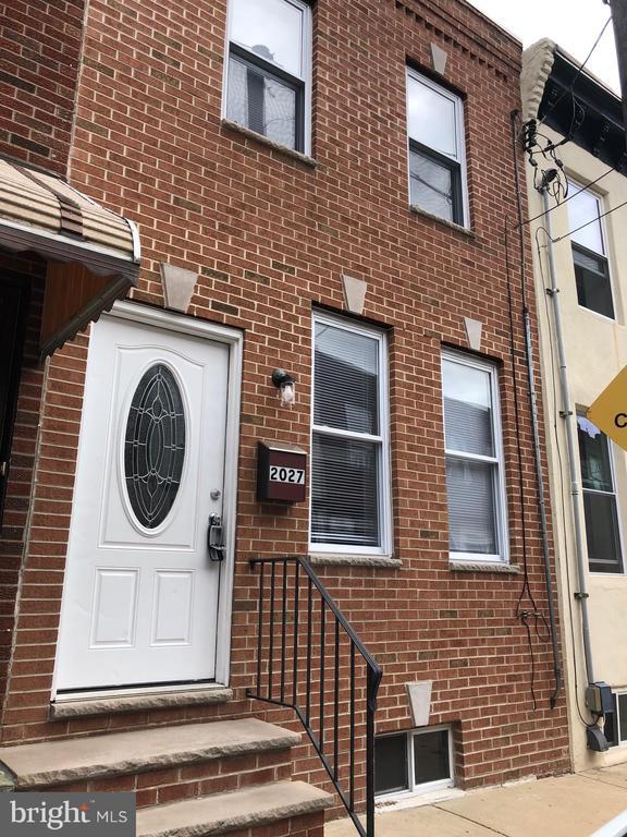 Primary Photo - 2027 S Darien St