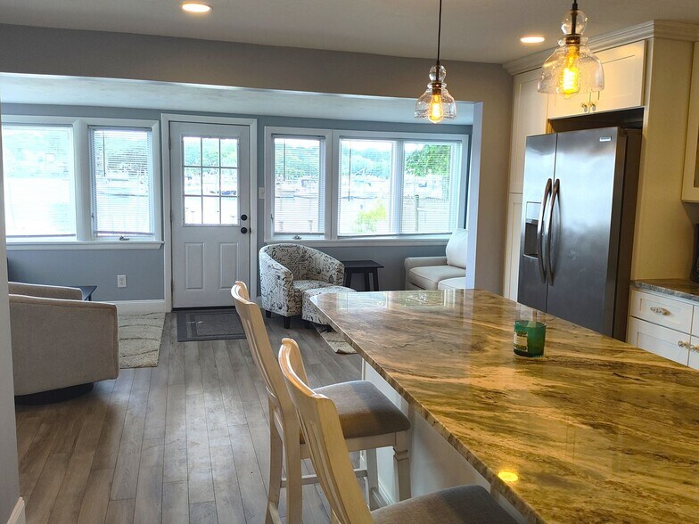 Building Photo - 24 Logan St