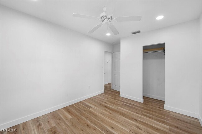 Building Photo - 236 Delray Ave