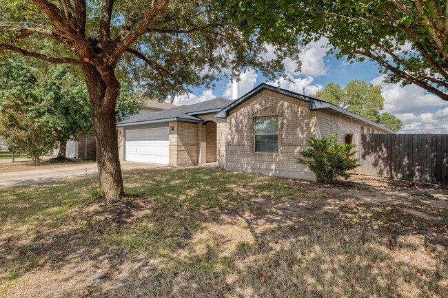 Building Photo - 1204 Delia Chappa Ln