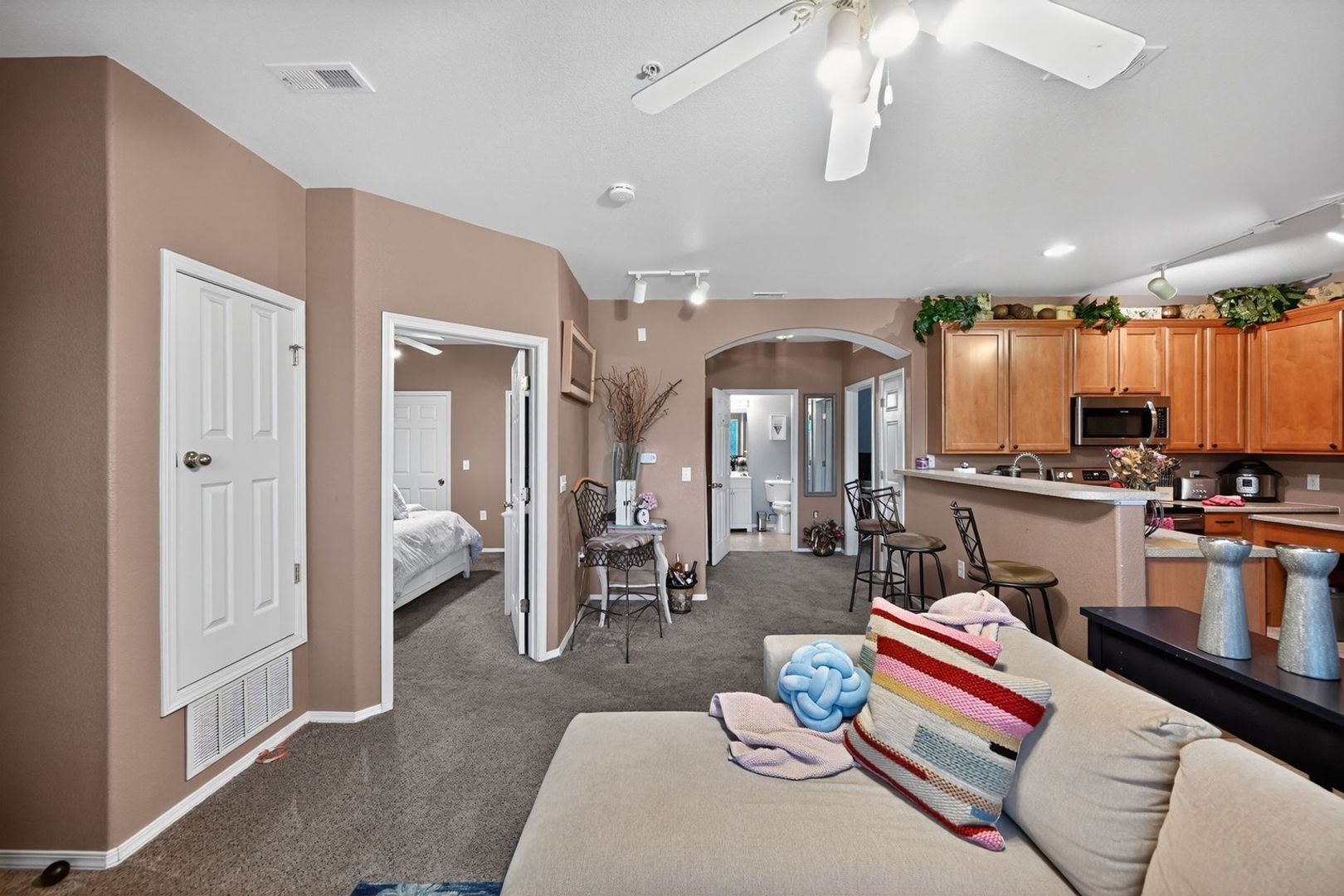 Building Photo - 16386 E Fremont Ave