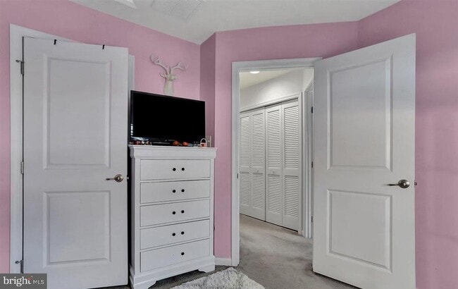 Building Photo - 114 Chamomile Ct