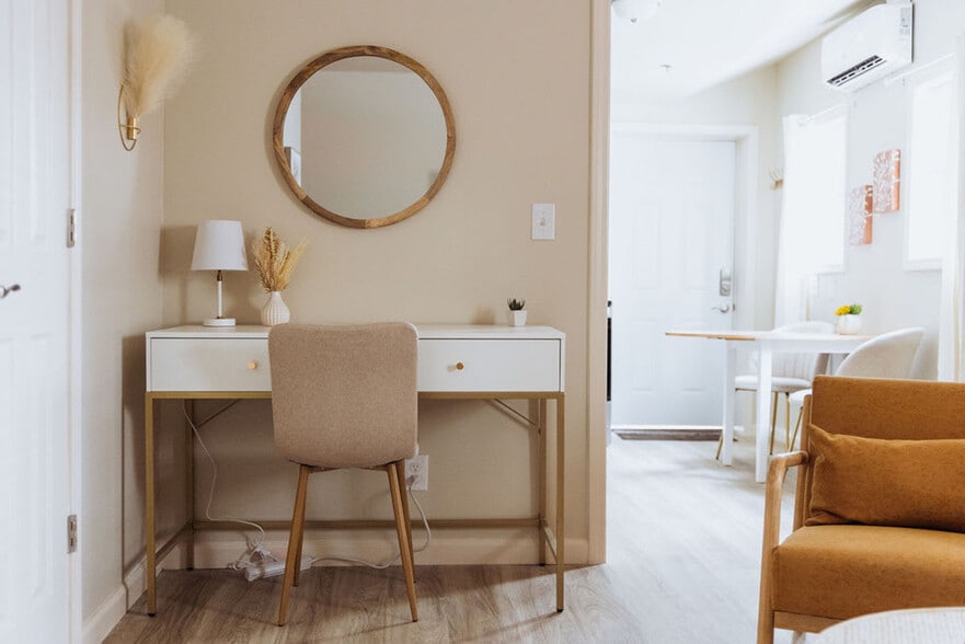 Building Photo - 308 Lamont St