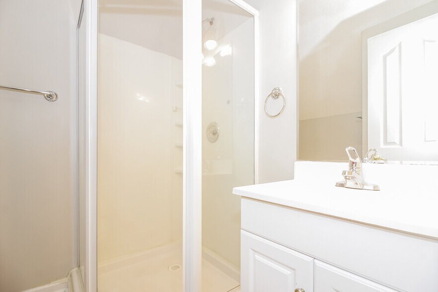 Building Photo - 2382 Bethany Dr