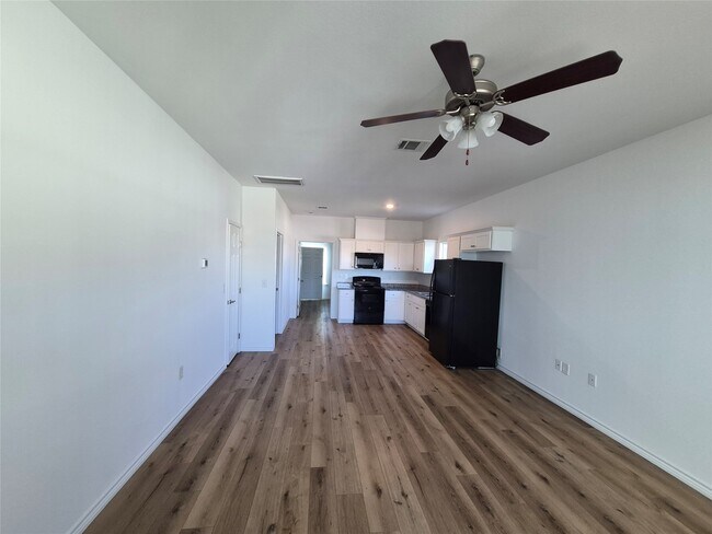 Building Photo - 4012 Sealy Ave
