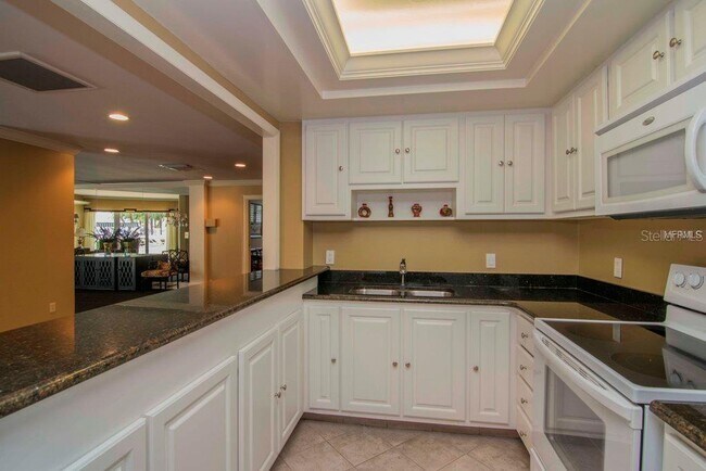 Building Photo - 2611 Bayshore Blvd