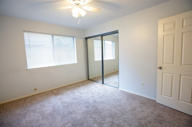 Building Photo - 415 Abbott Cir