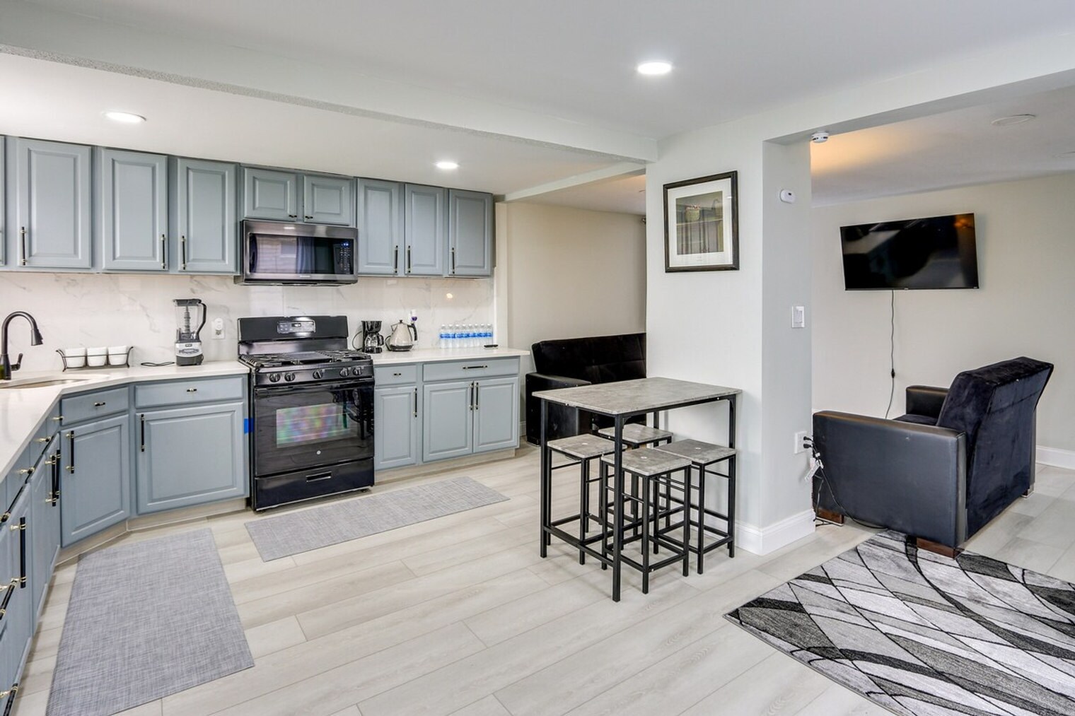 Building Photo - 301 Lembeck Ave