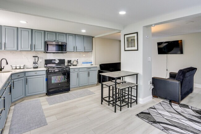 Building Photo - 301 Lembeck Ave