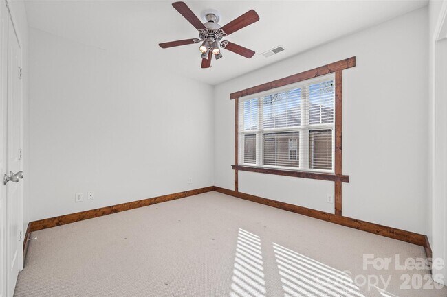 Building Photo - 1733 Matheson Ave