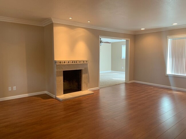 Building Photo - Spacious 3 Bedroom 2 Bath Home in Arden Ar...