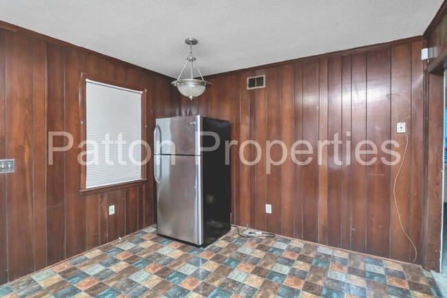 Building Photo - Barony Home