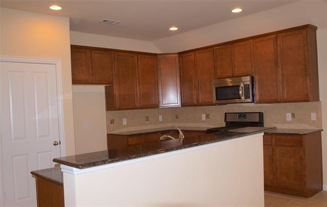 Building Photo - 2209 Sun Creek Dr