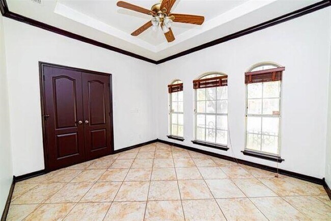 Building Photo - 2110 Lima Loop