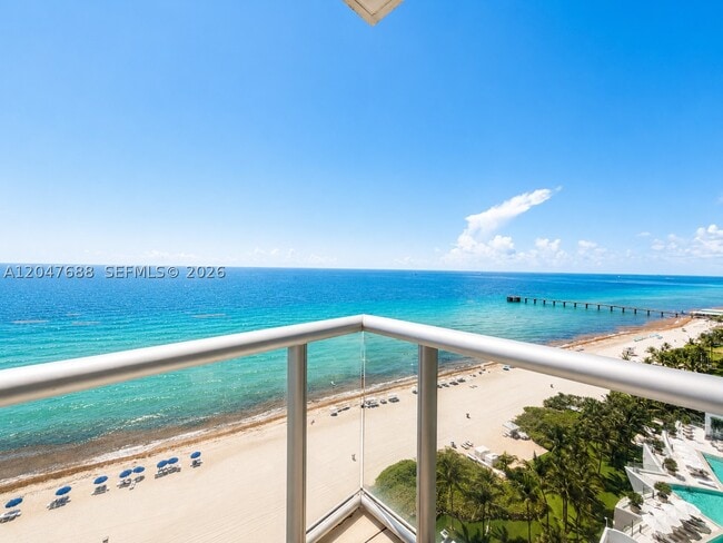 Building Photo - 17121 Collins Ave