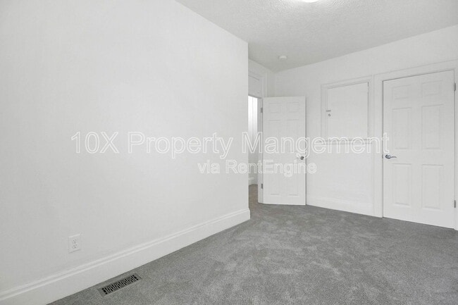 Building Photo - 1032 S Ohio Ave