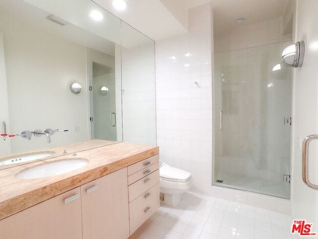 Building Photo - 3505 Ocean Front Walk