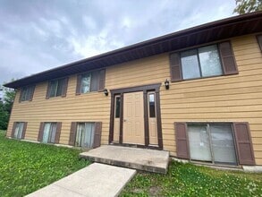 Building Photo - $975 | 2 Bedroom, 1 Bathroom APARTMENT | N...