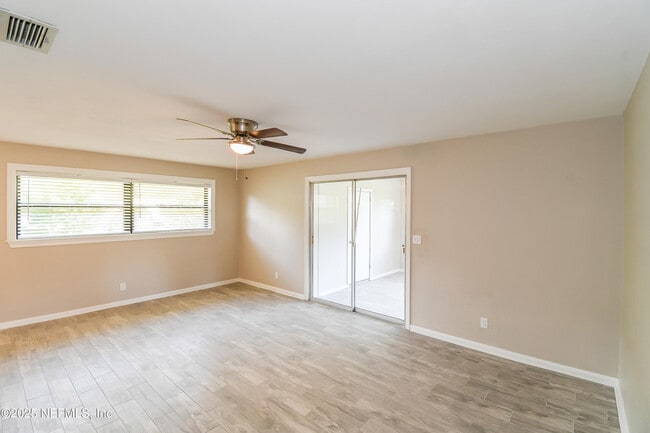 Building Photo - 5011 Bedford Forest Dr