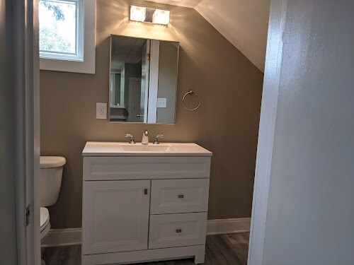 Building Photo - 1245 S Hawthorne Rd