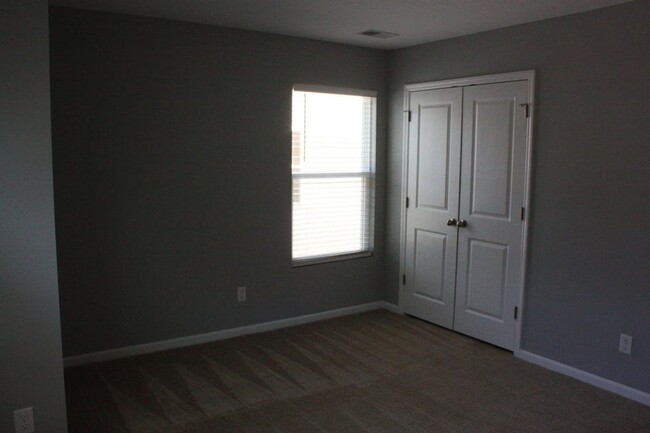 Building Photo - Summerville Rental