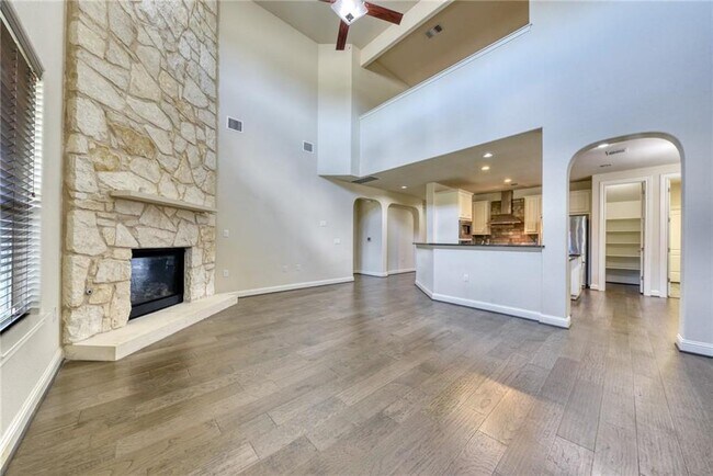 Building Photo - 14204 Tyburn Trail
