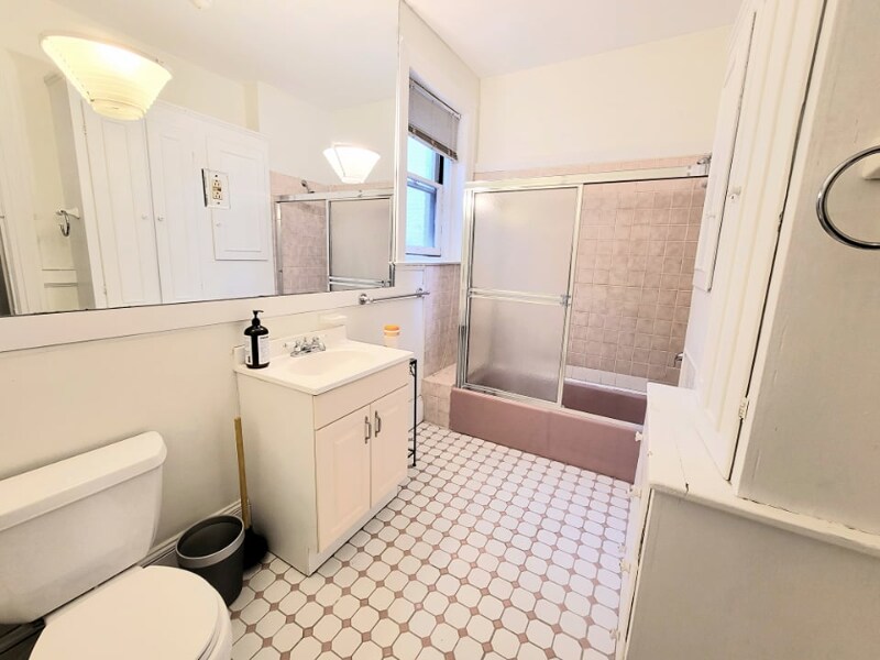 Building Photo - 1056 Beacon St