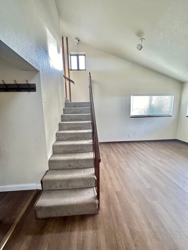Building Photo - 1 Bedroom 1 bath Loft Style Single Family Home with large Fenced backyard.