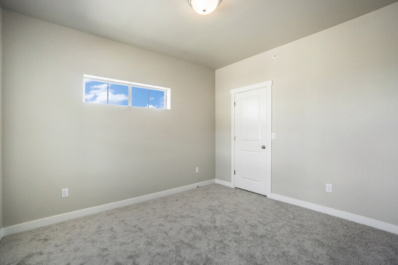 Building Photo - 832 Schlagel St
