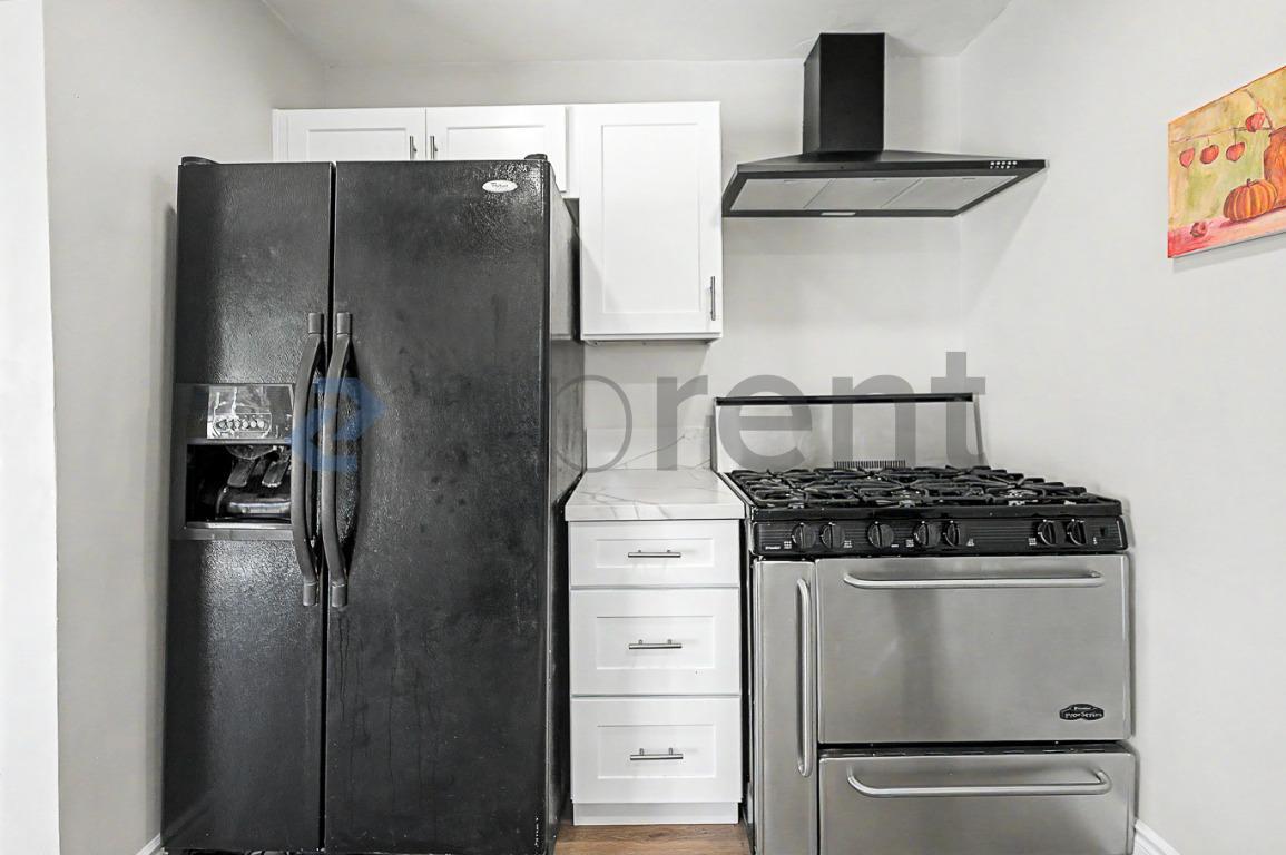 Building Photo - Unit