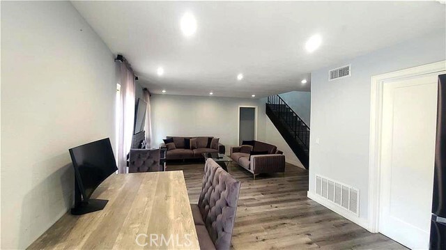 Building Photo - 10252 Haines Canyon Ave