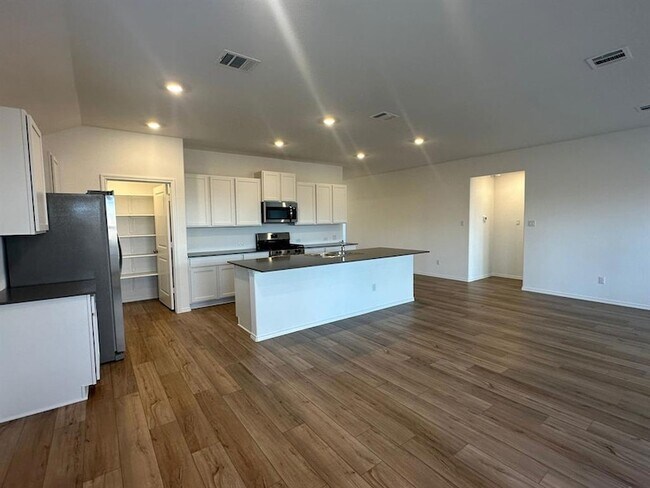 Building Photo - 4116 Home Pl Rd