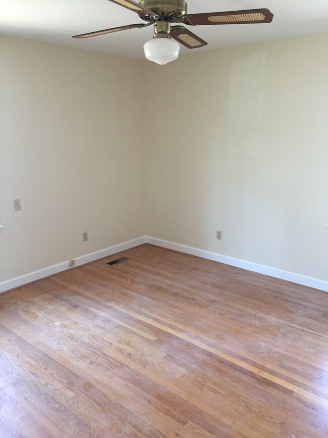 Building Photo - Move in Special 1/2 off the first months rent with 13 month lease