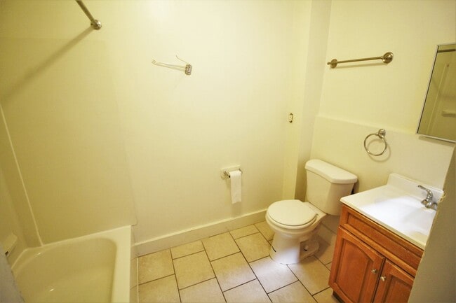 Building Photo - 2026/2027 JHU Off-Campus Awesome 6bd/3ba spacious and CAC! Available 6/15