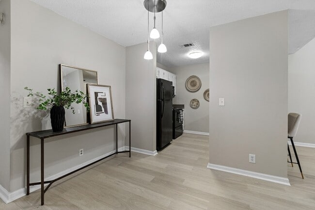 Building Photo - 315 Yorkshire Cir