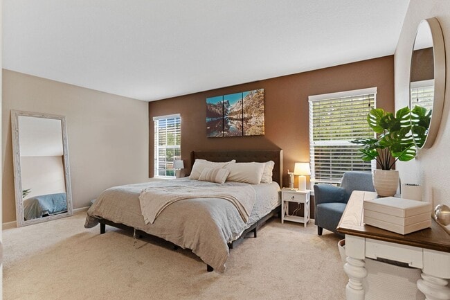 Building Photo - Updated 3bed/3bath with Finished Basement