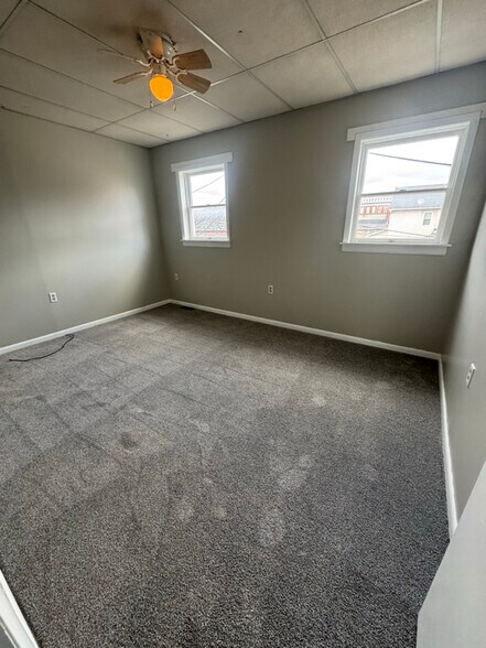 Building Photo - 3 W Evergreen St